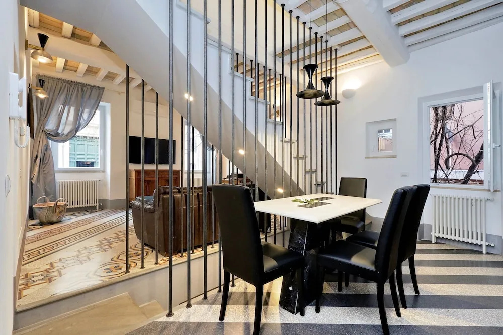 Trastevere Townhouse - My Extra Home