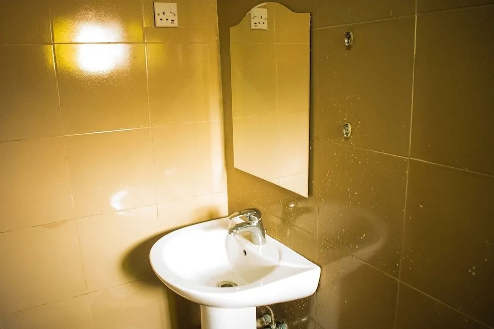 Adesuwa Royal Guest House Ketu
