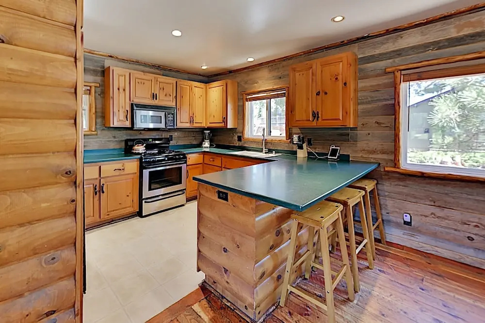 Incredible Lakeside Oasis W/ Private Dock 4 Bedroom Home