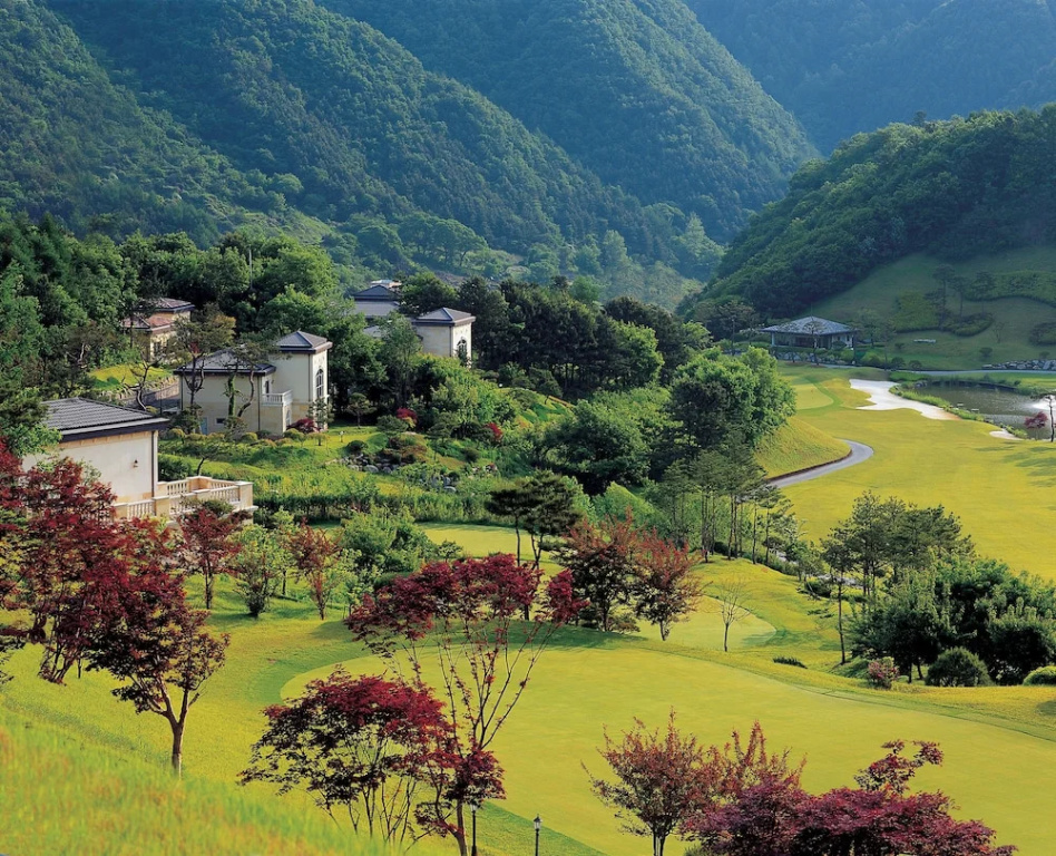 Crystal Valley CC Golden Village