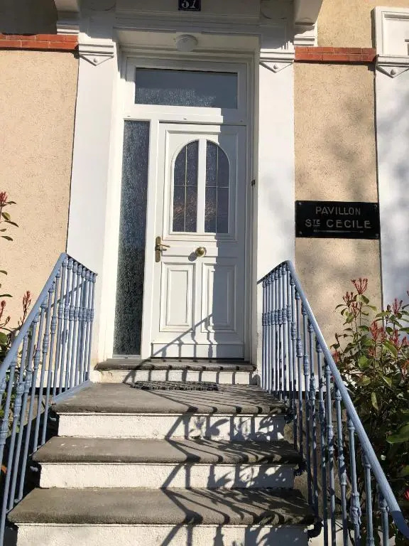 Sainte Cécile 6 / Studio Elégant et Central