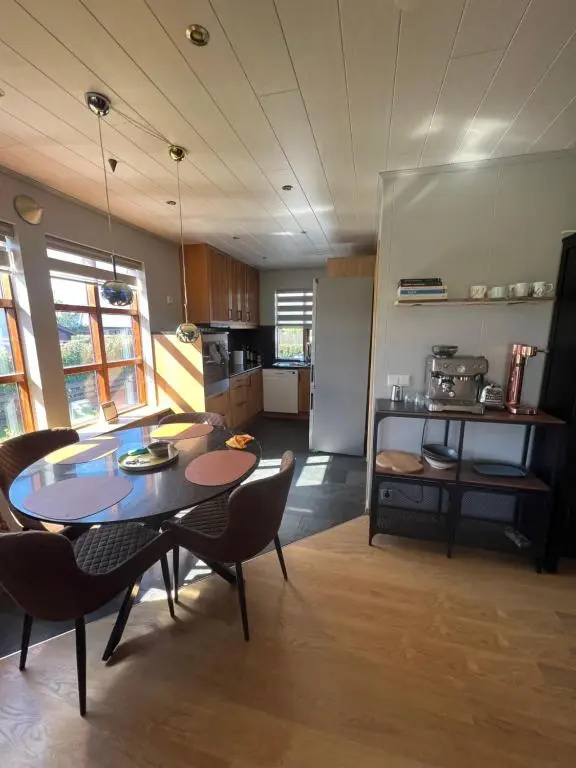 Peaceful house with 3BR/ Close drive Golden Circle