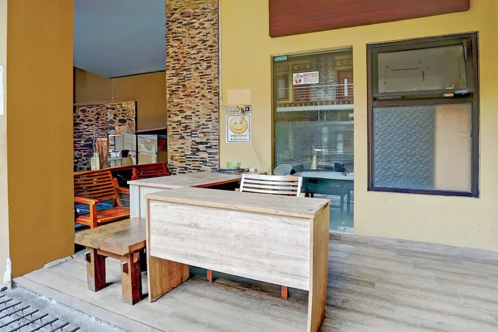 Hotel Dbest Kutisari 6 Hour Stay