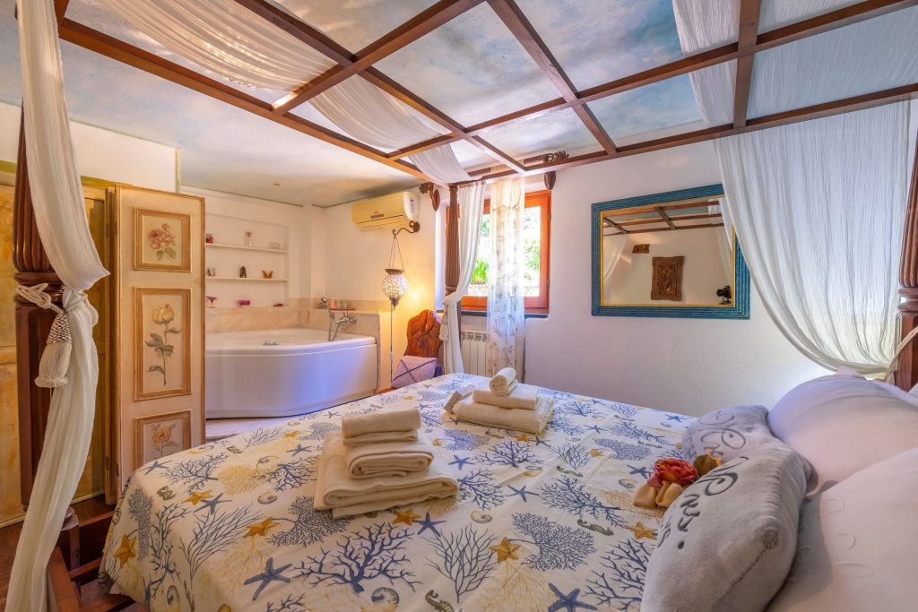 Casa Punta Bianca