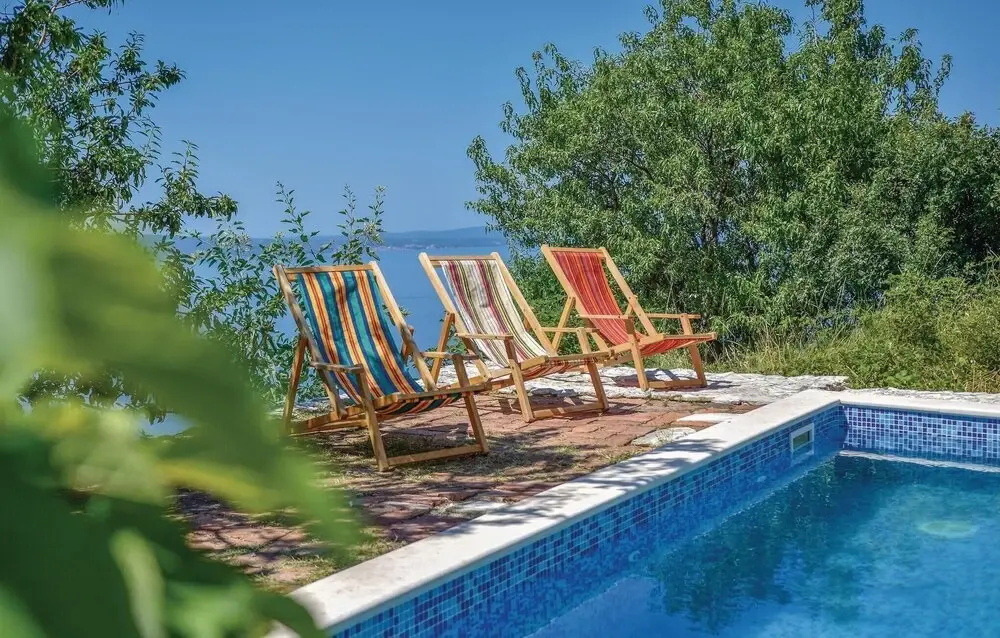 Beautiful Home in Duce With Wifi and 3 Bedrooms