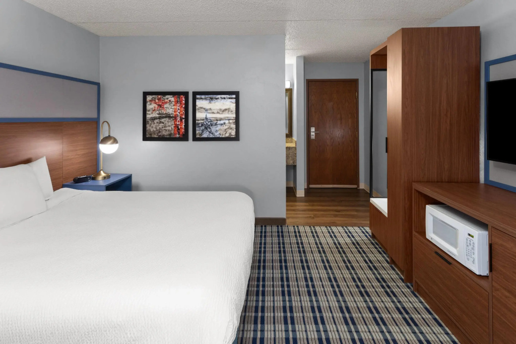 AmericInn by Wyndham Green Bay West