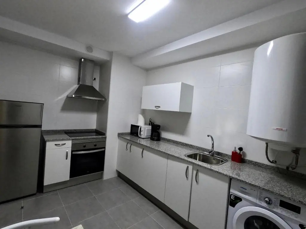 Apartamento con balcón y vistas al mar II