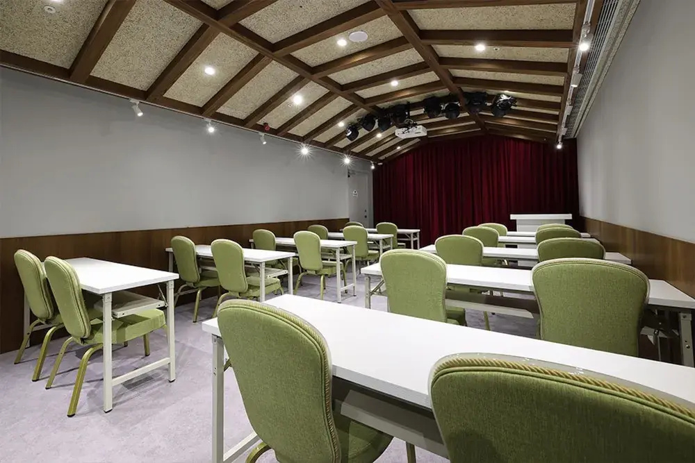 CHECK inn MAGI Kids Hotel