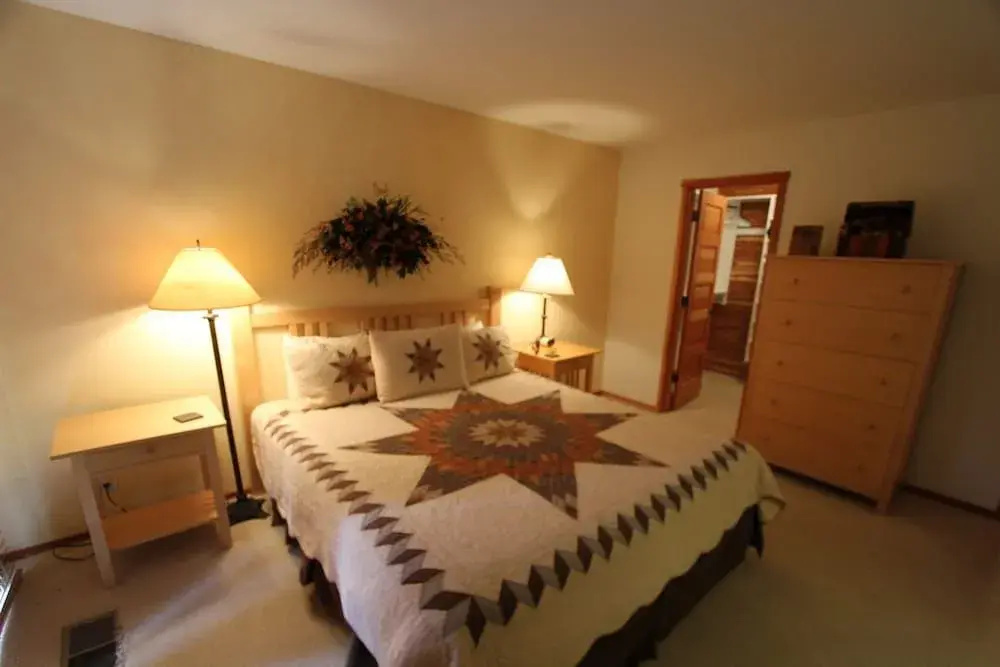 #489 Beautiful Snowcreek Retreat