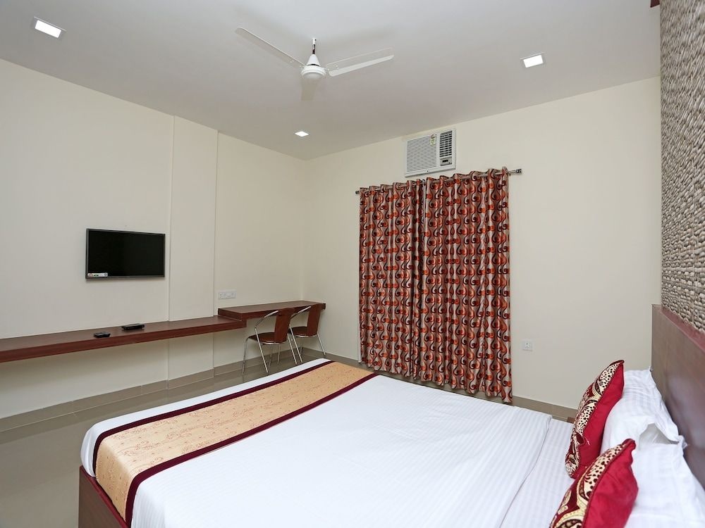 OYO 10271 Hotel Guest INN