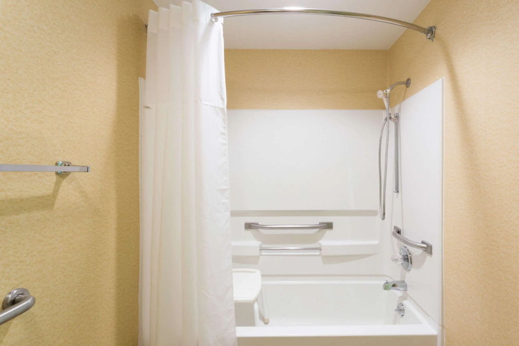 Ramada by Wyndham Bettendorf