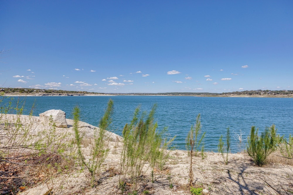 Amazing Waterfront Views & Sauna: Canyon Lake Home