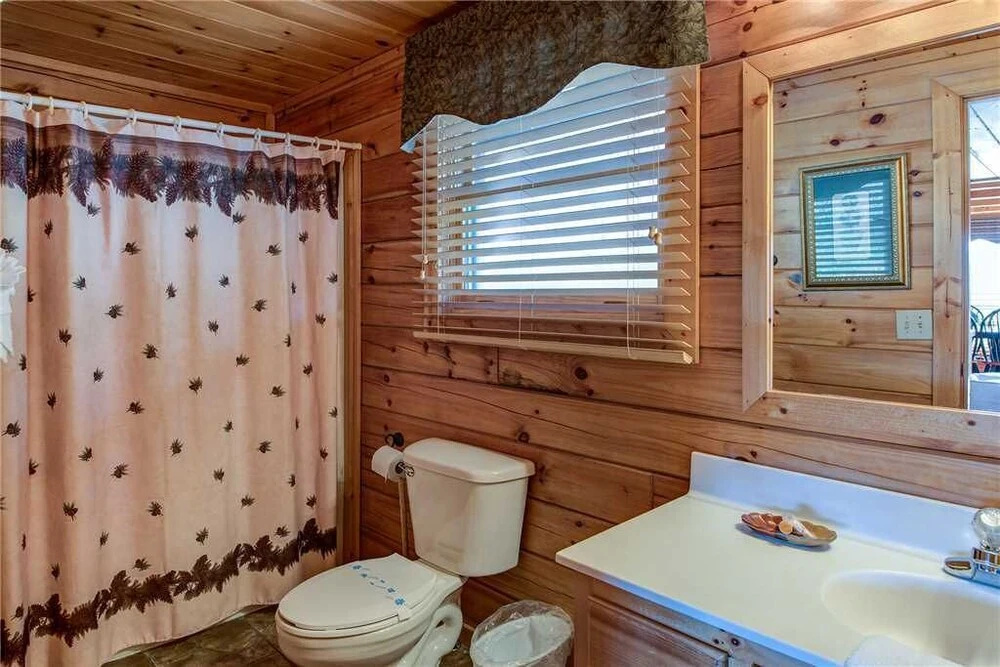 Aspens Envy 4 Bedroom Home with Mountain View