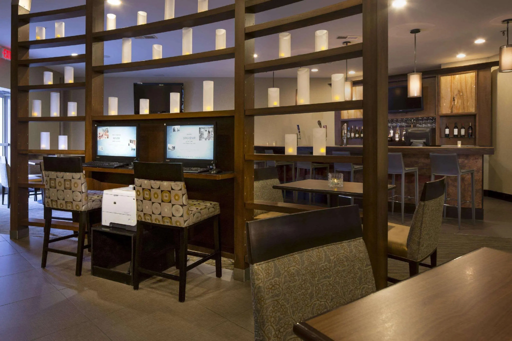 DoubleTree by Hilton Hotel Raleigh Brownstone University