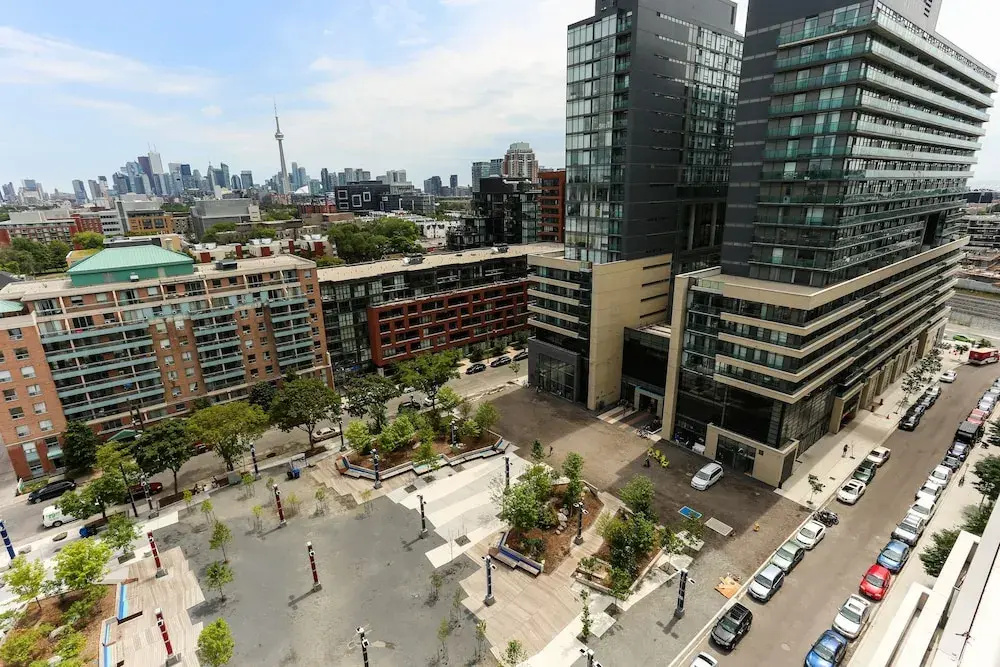 Platinum Suites - Fabulous CN Tower View. 2Bed 2Bath + Free Parking