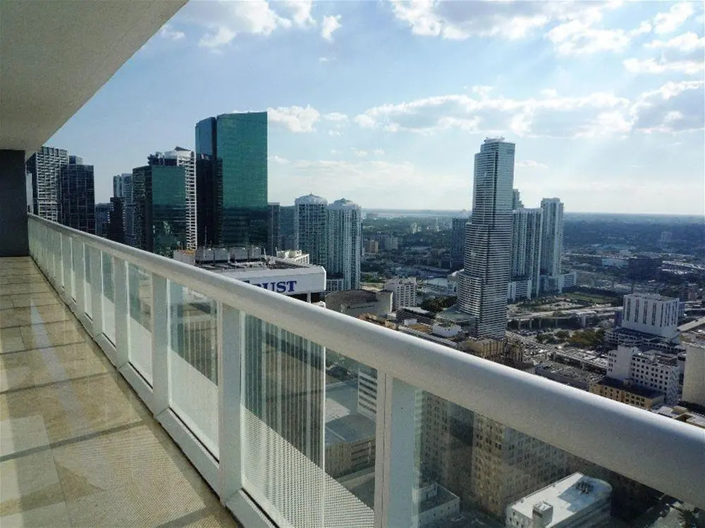 Luxury Apartments at 50 Biscayne