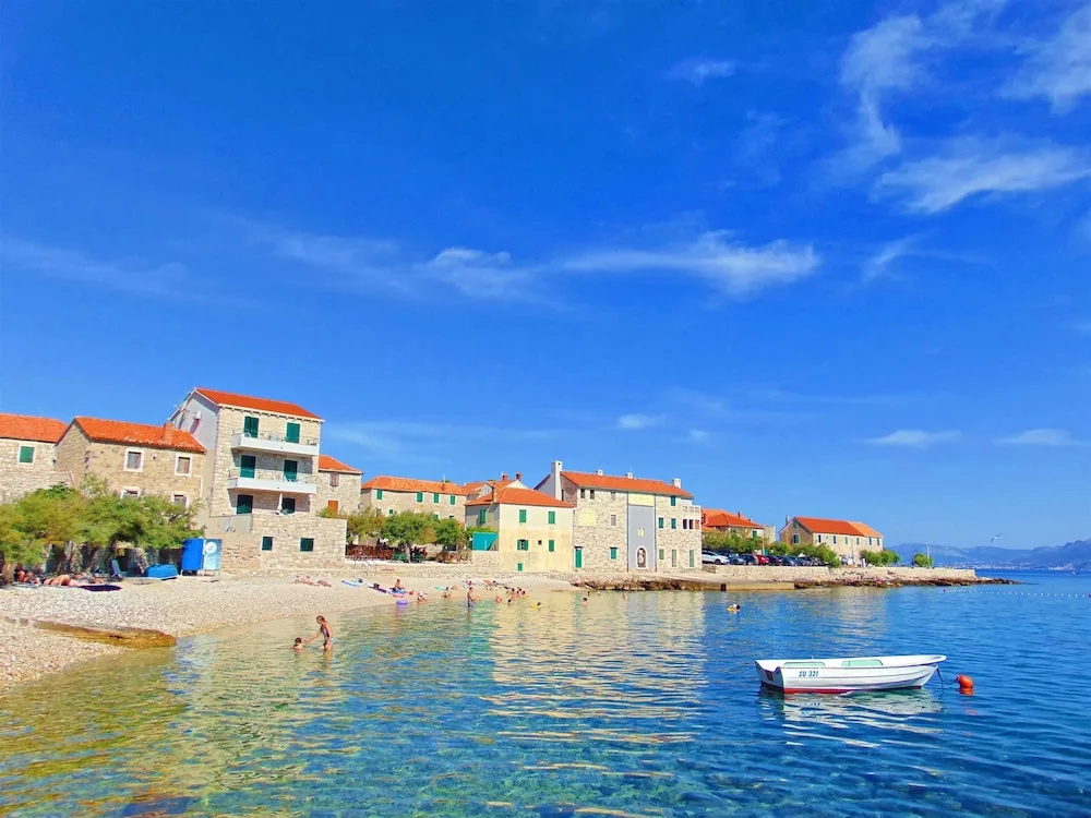 Apartments Mare