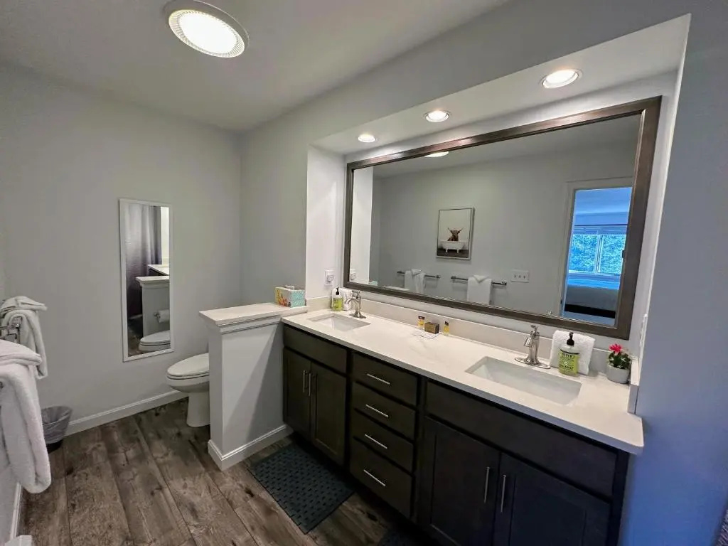 F7 Comfortable golf course townhouse within walking distance of Mount Washington Hotel