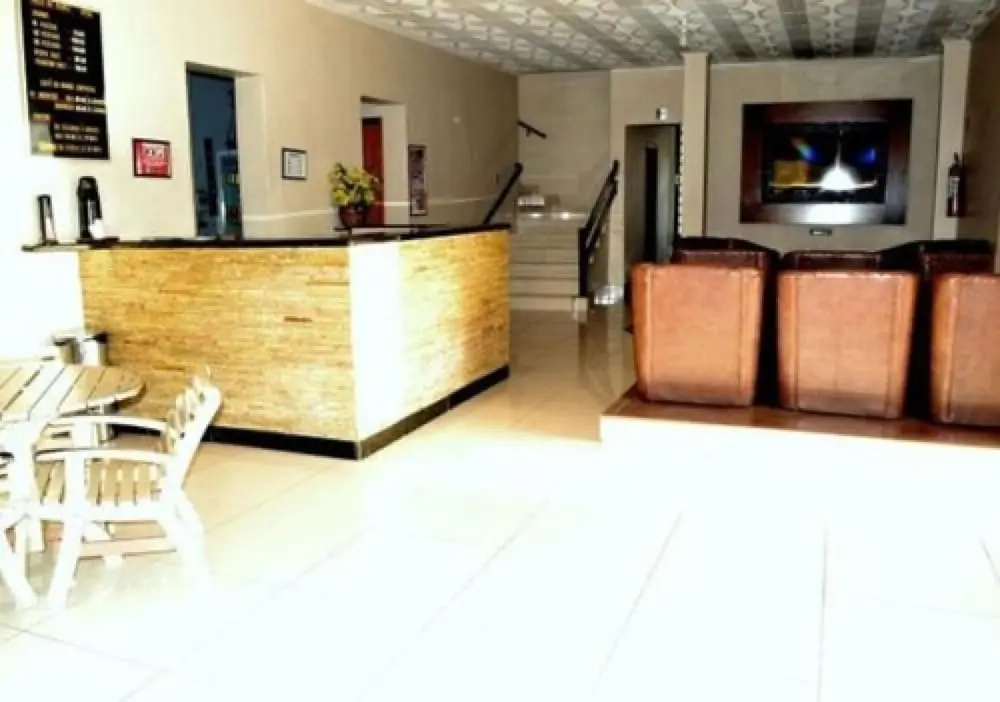 Hotel Pousa La