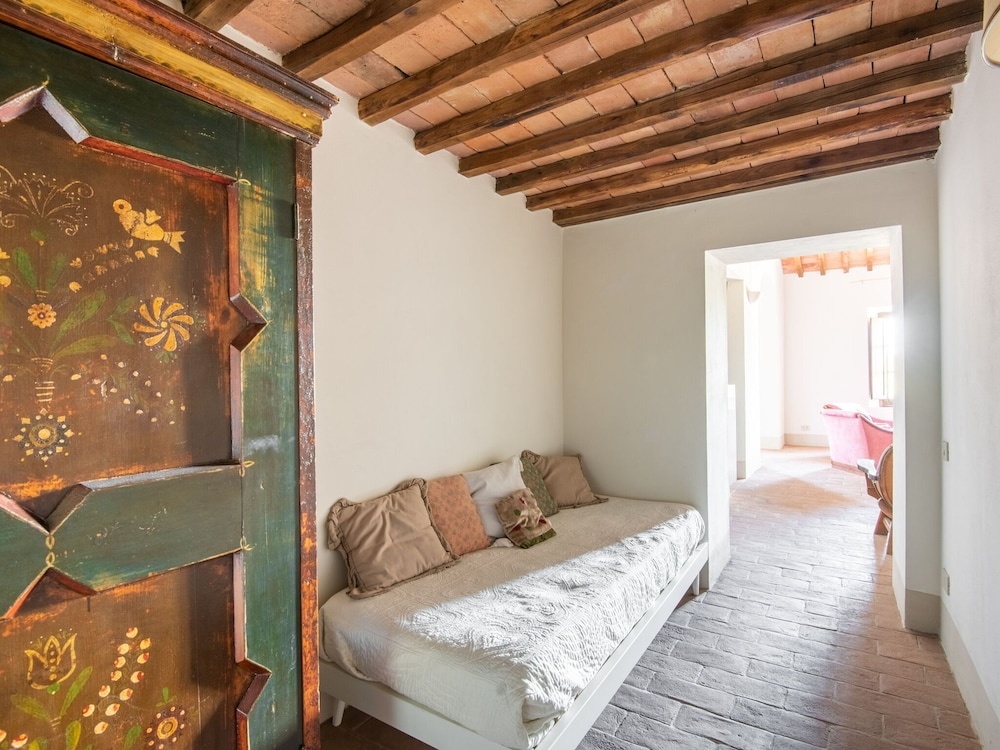 Secluded Apartment in Rapolano Terme with Garden