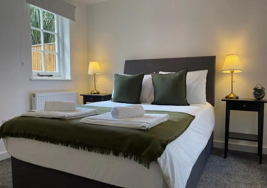 Canterbury 2 bed Holiday Home Sleeps 6 City Centre FREE Parking