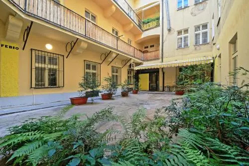 Rose Apartment