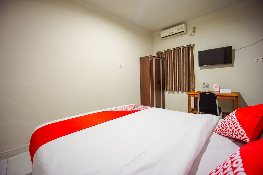 Bs Residence by OYO Rooms
