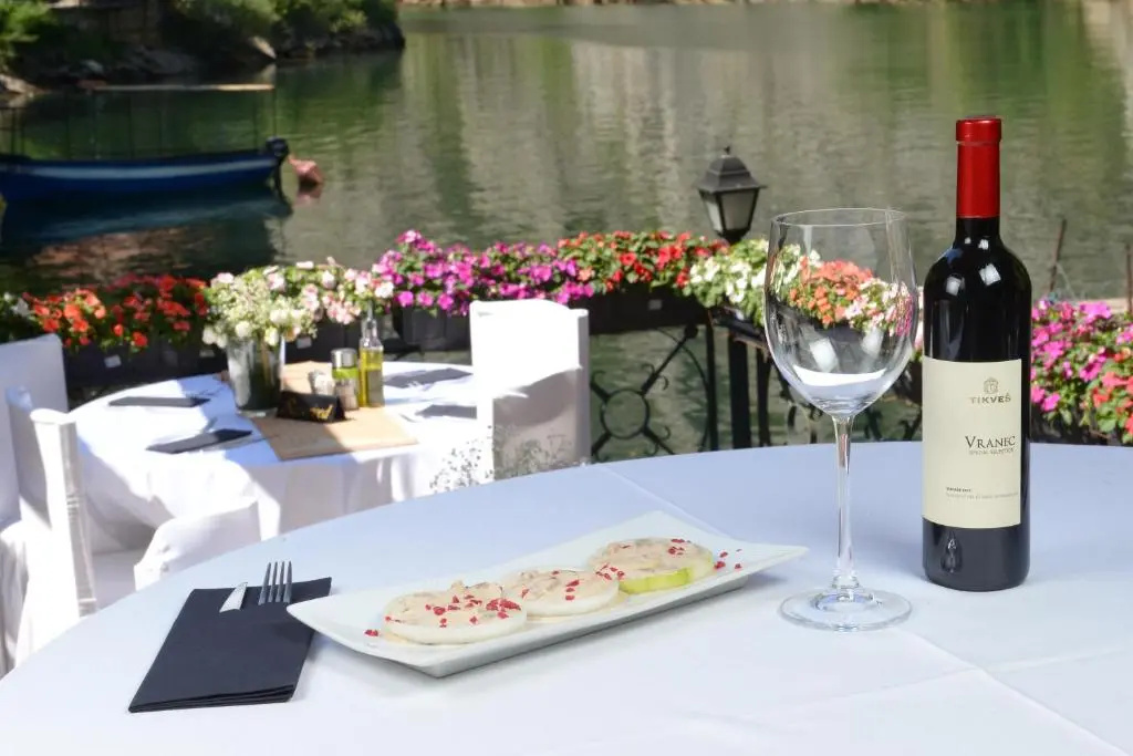 Canyon Matka Hotel