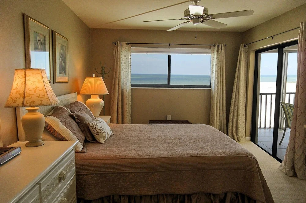 Carlos Pointe 512 2 Bedrooms 2 Bathrooms Condo