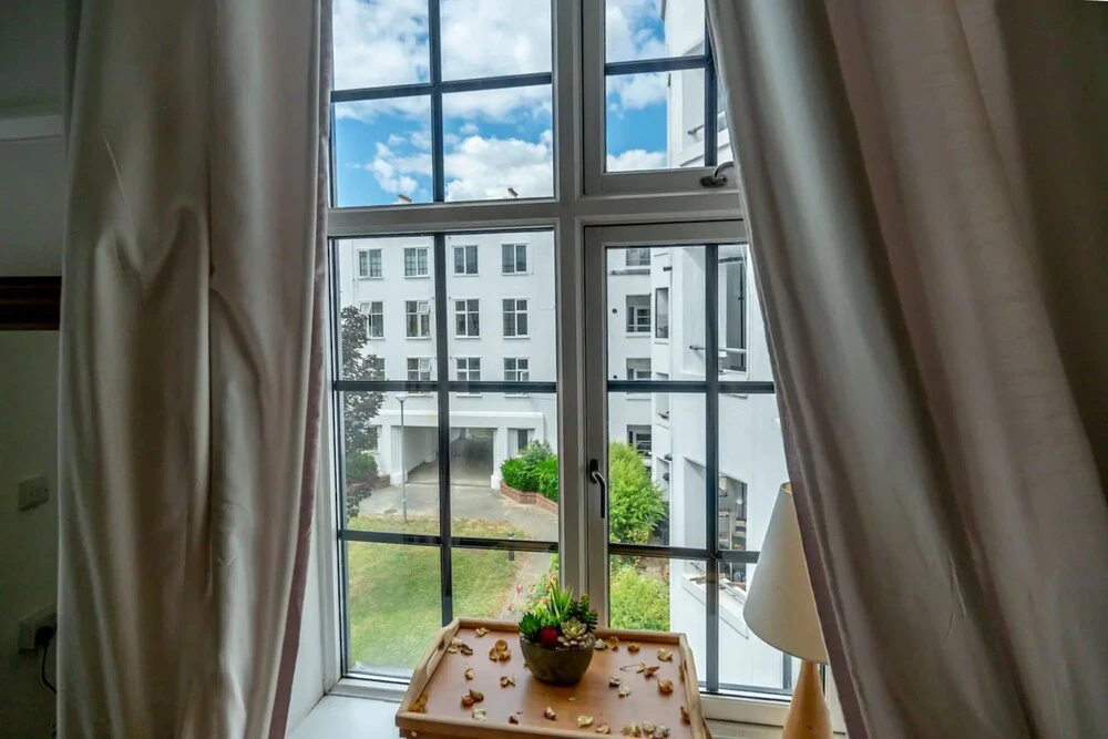 Plush Studio Flat in White City