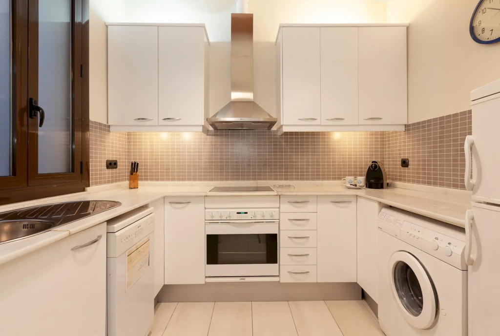 GAUDIR 6 · Soft and bright apartment w/terrace in Eixample