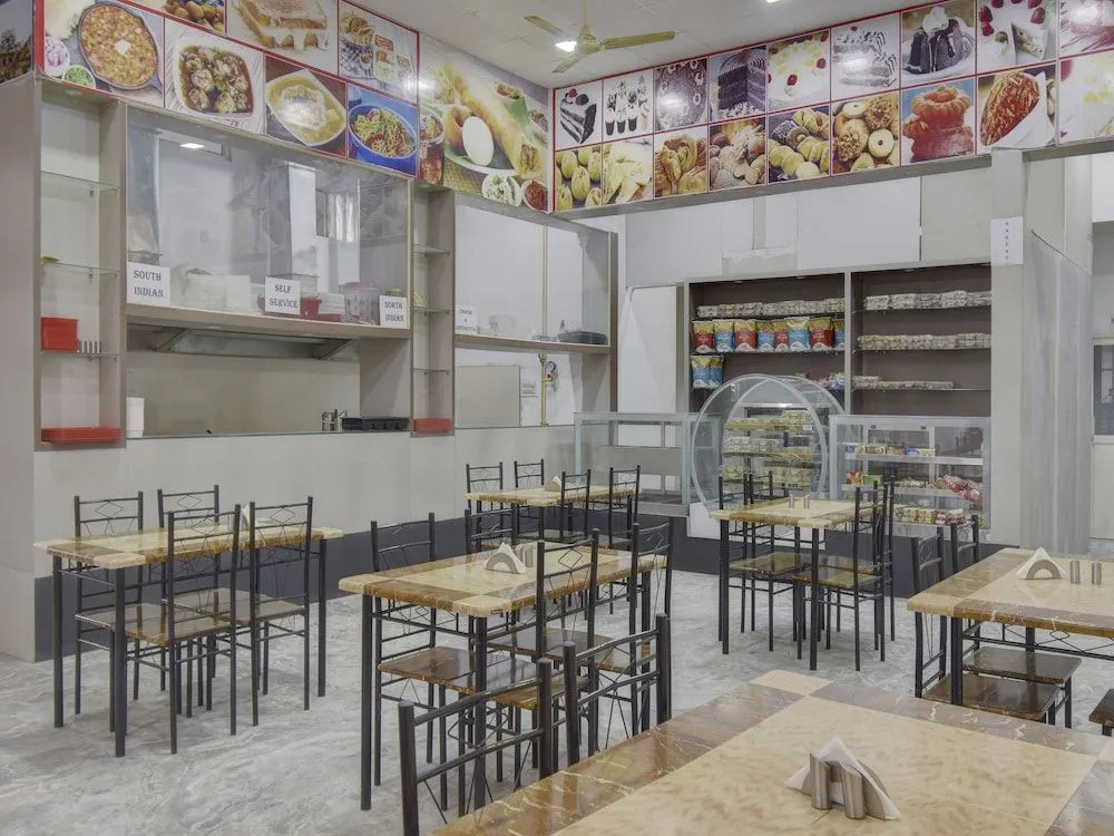 Oyo 43607 Ati They Hotel & Restaurant