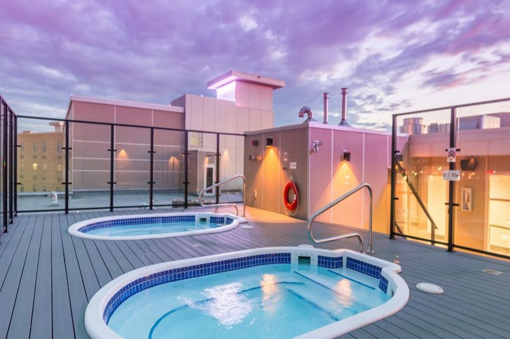 Hotel Clique Calgary Airport