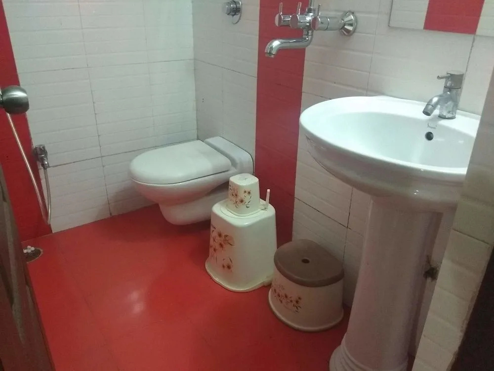 JK Rooms 108 Hotel Royal Regency