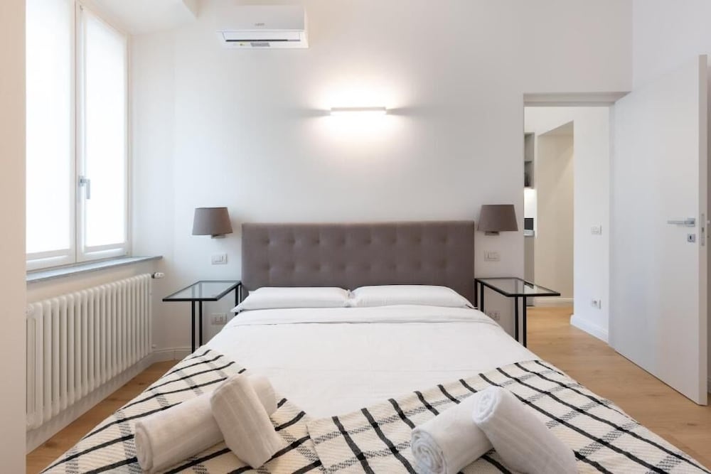 Cernobbio Center - Modern Apartment with Parking
