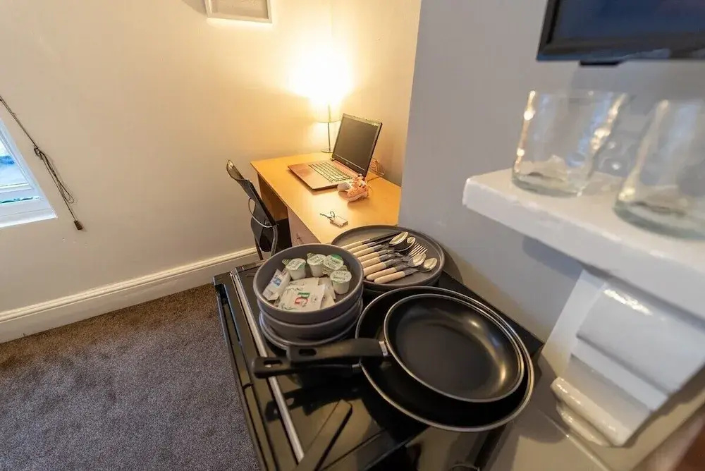121 Pershore Road B5 Private Rooms in Large Guest House