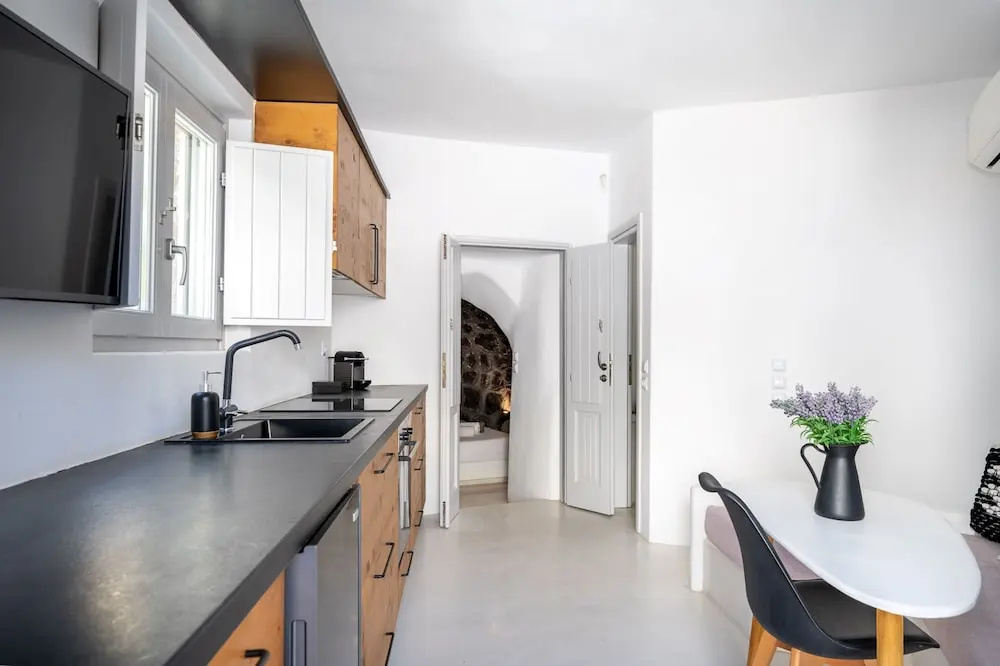Fertimo Suites - Authentic Cave Homes with Private Hot Tub