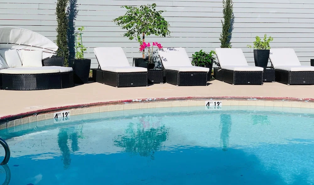 Stratus Suites Boutique Hotel