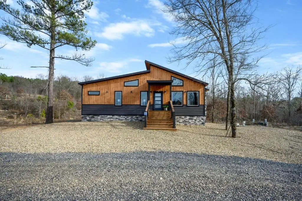 Vacana Peace & Quiet Couples Cabin, Hot Tub, Fire Pit, Pet Friendly