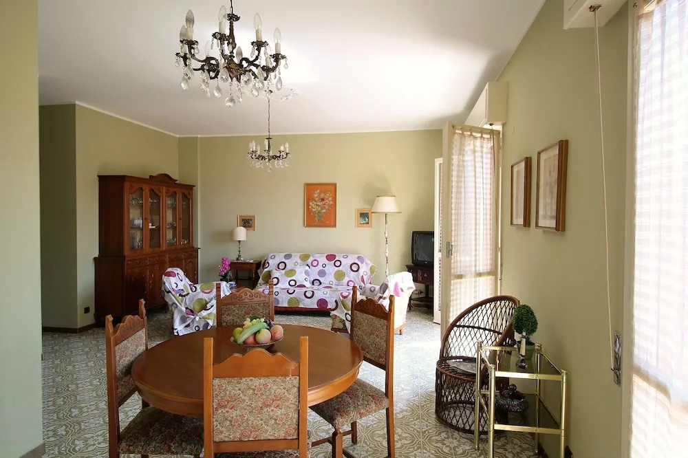 House Adelin
