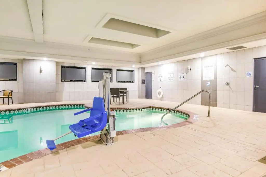 Holiday Inn Express & Suites Longview North by IHG