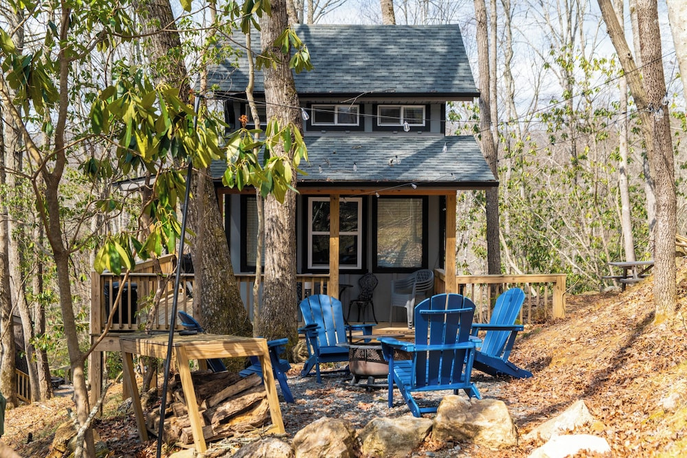 Wayah Ridge Escapes