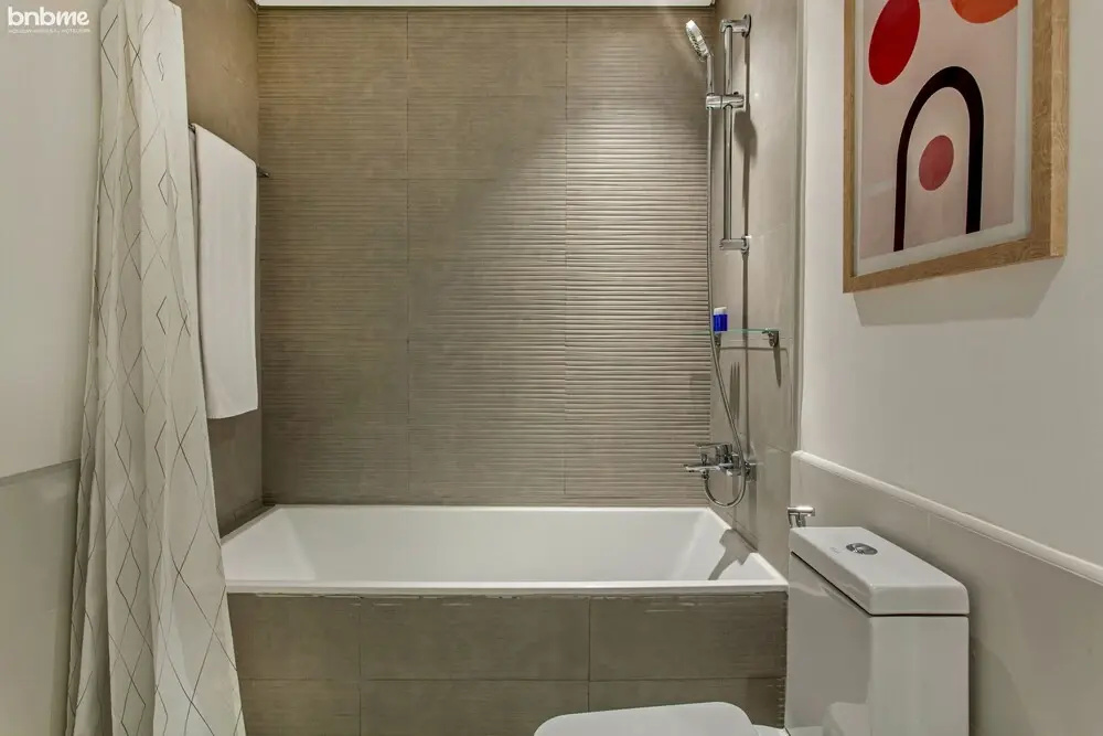 2B-PulseResidence-808 by bnbme homes