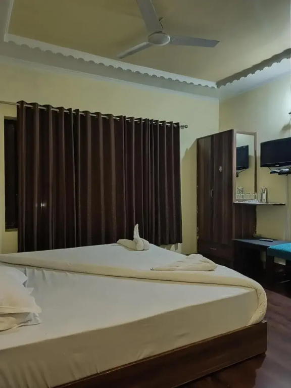 Hotel curio\s All seasons