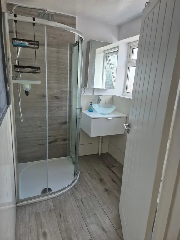 Charming Borehamwood Apartment With 2 Bedrooms