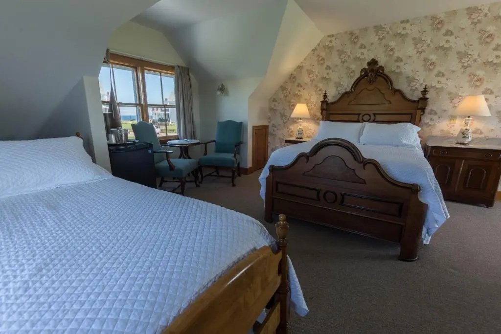 Rose Farm Inn