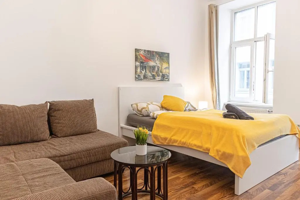 Peaceful 1BR Apt. near Metro Station Längenfeldg.