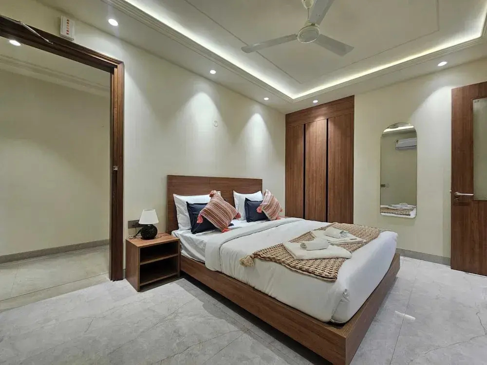 Dwellr Luxury Stays