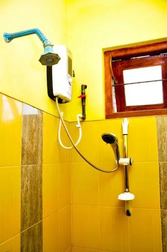 Ari Guest House