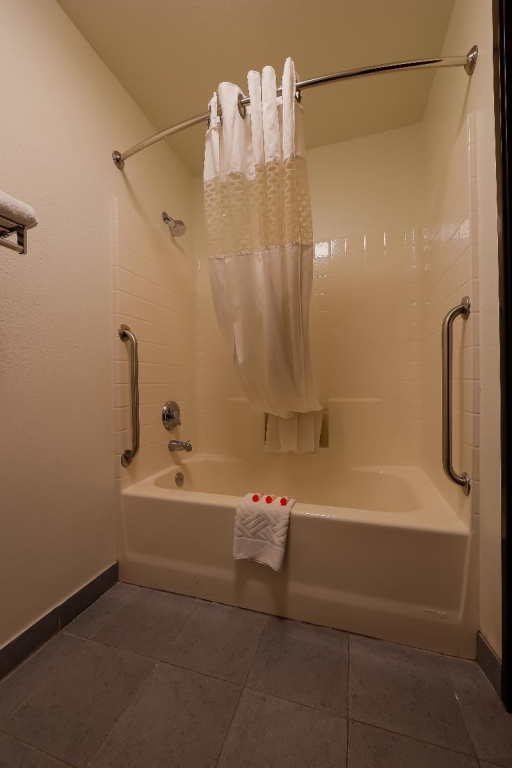 Siletz Bay Beachfront Hotel by OYO Lincoln City